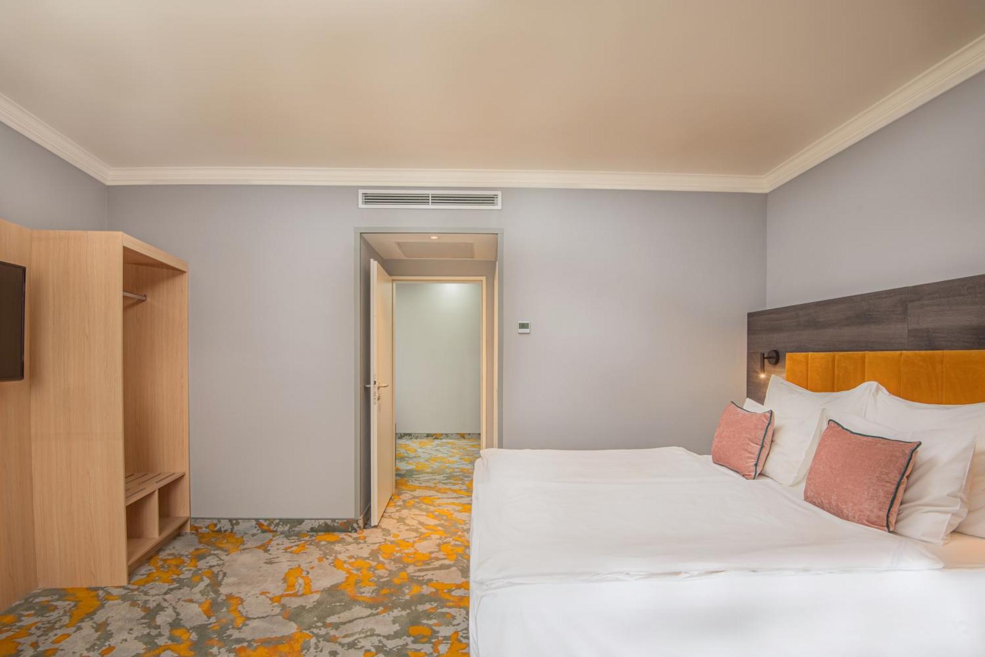 Novotel 4*