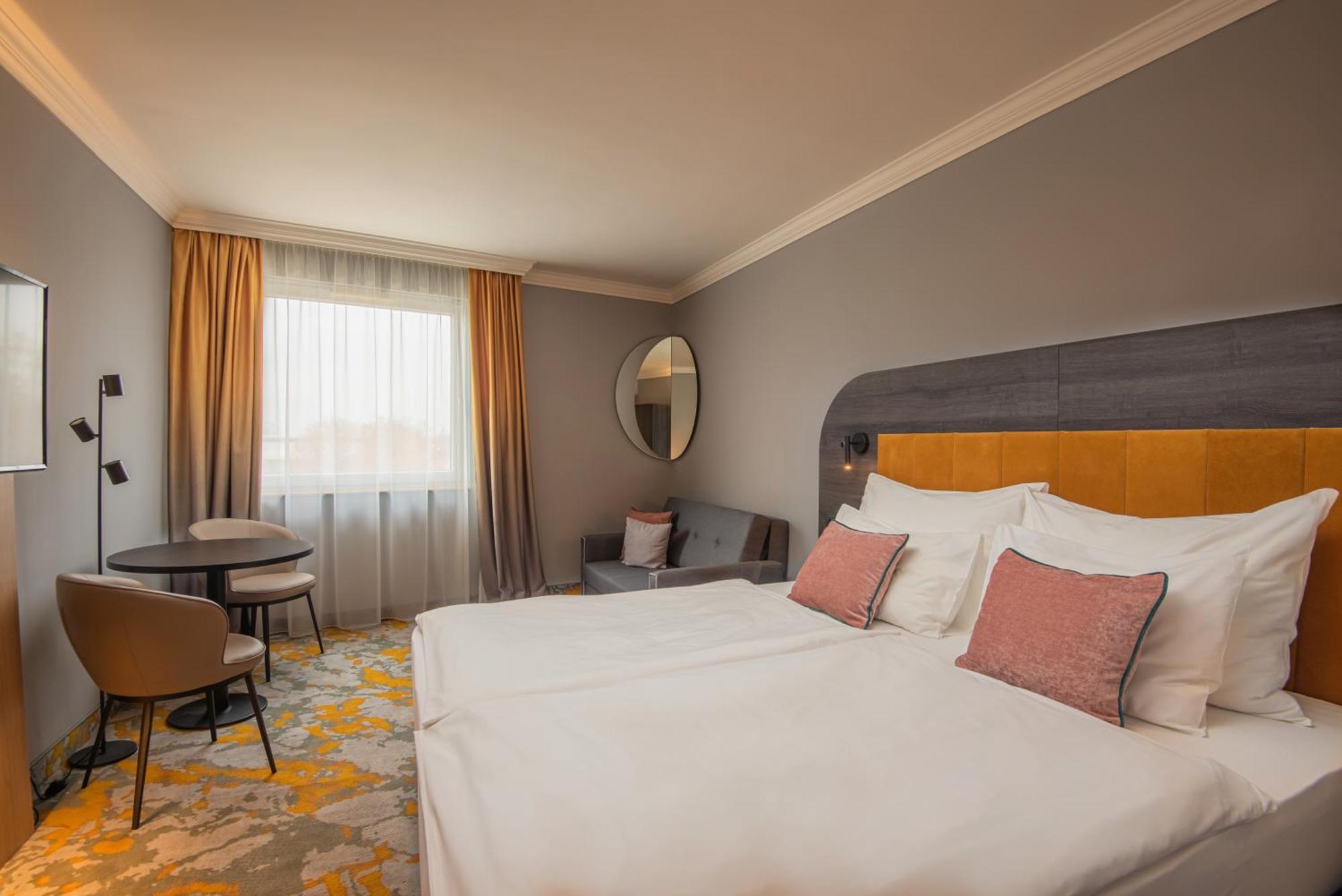 Novotel Hotel 4*